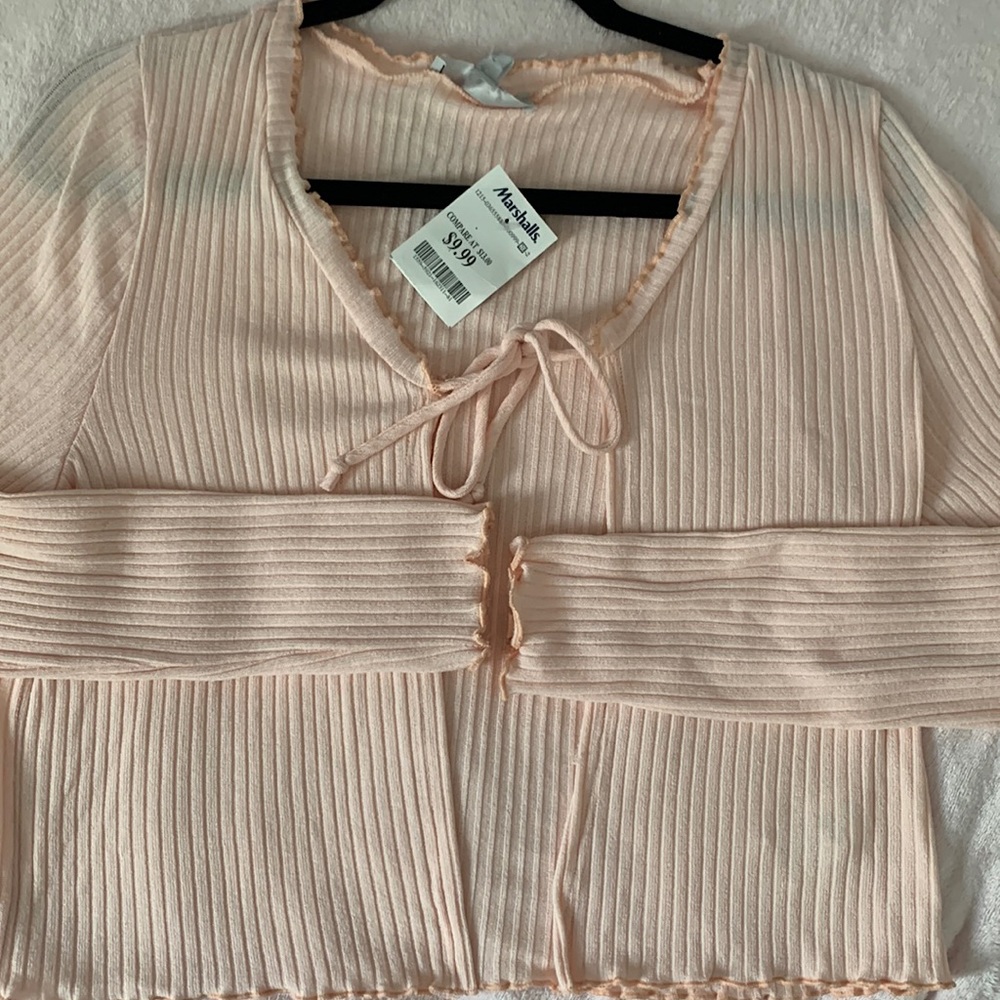 Light pink sweater size medium